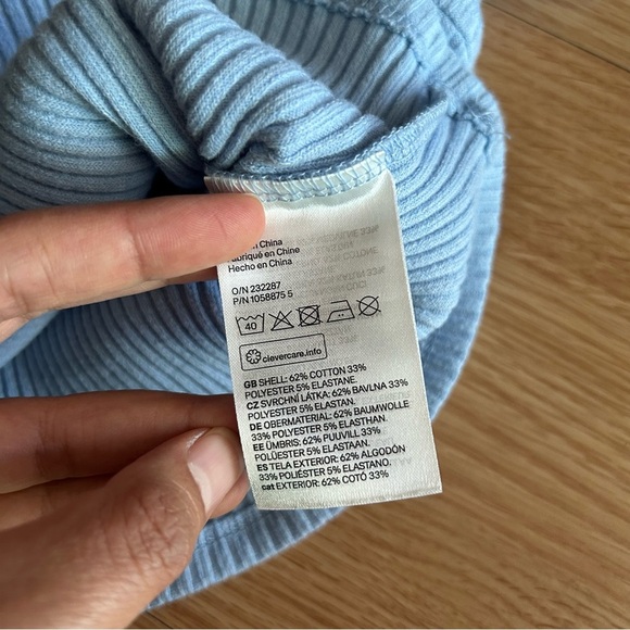 H&M Light Blue Ribbed Puff Sleeve Cropped Blouse Medium - Picture 3 of 7